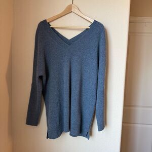 Subtle Luxury 100% Cashmere V-Neck Sweater Blue Side Slit Relaxed Fit Size S/M